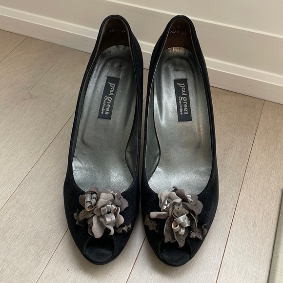 🇩🇪 Black Suede Peep Toe Heels - Picture 2 of 5